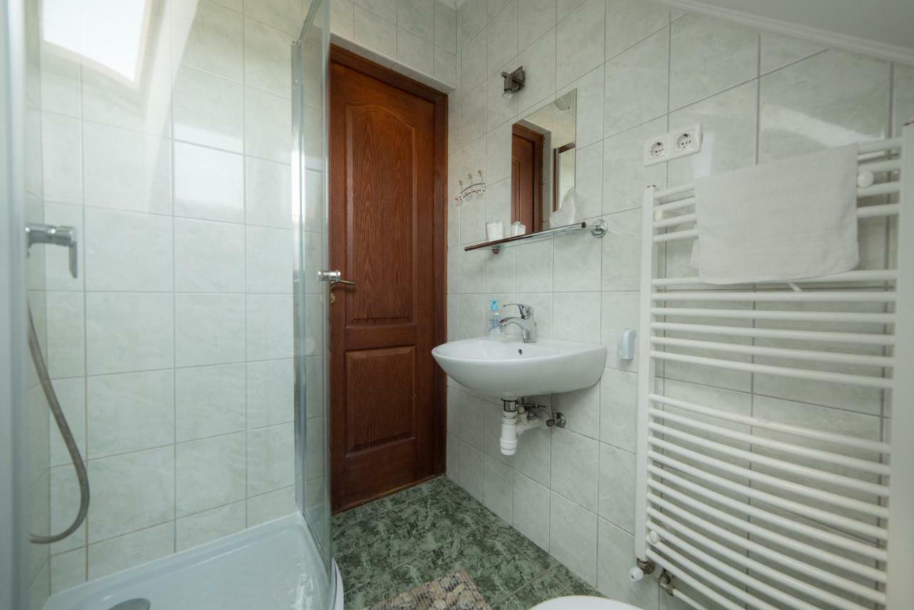 Hotel Bibic Vendeghazak Nagybajom Exterior foto